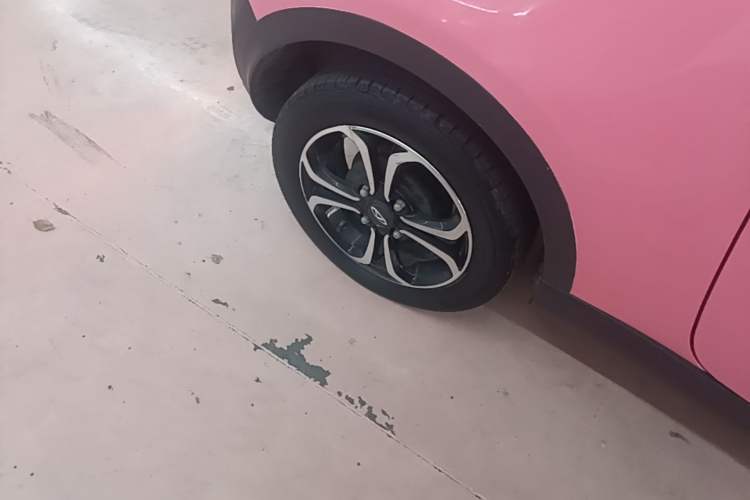 Used Chery QQ Little Ant 2021 150 000 Yuan Ant Fan Edition Queen Version Lithium Iron Phosphate Right Rear Wheel Hub