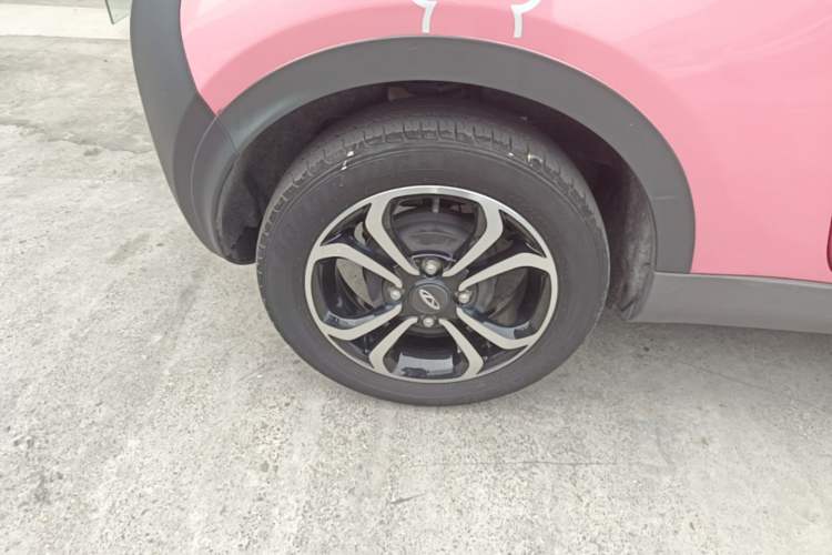 Used Chery QQ Little Ant 2021 200 000-Yuan Ant Fan Edition Talent Version NMC Battery 408 km续航 Right Rear Wheel Hub
