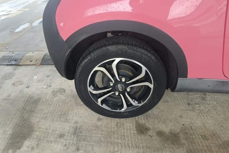 Used Chery QQ Little Ant 2021 150 000 Yuan "Ant Fan" Edition New Ant Cool Version Lithium-Ion Battery Right Rear Wheel Hub