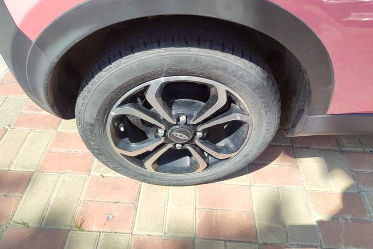 Used Chery QQ Little Ant 2021 200 000 Yuan "Ant Fan" Edition Energized Version NMC Lithium Battery 301 km Right Rear Wheel Hub