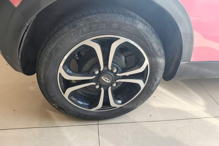 Used Chery QQ Little Ant 2021 200 000-Yuan Ant Fan Edition Talent Version NMC Battery 301 km Right Rear Wheel Hub