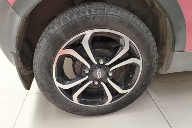 Used Chery QQ Little Ant 2021 200 000-Yuan Ant Fan Edition Talent Version NMC Battery 301 km Right Rear Wheel Hub