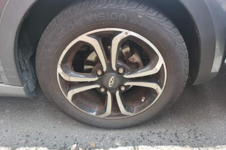 Used Chery QQ Little Ant 2021 150 000 Yuan Ant Fan Edition Ant Cool Version Lithium Iron Phosphate Right Front Wheel Hub