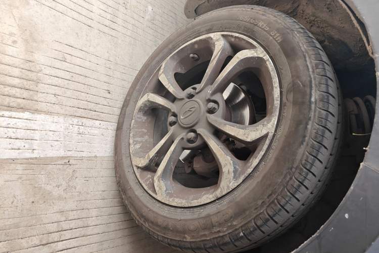Used Chery QQ Little Ant 2021 150 000 Yuan Ant Fan Edition Ant Cool Version Lithium Iron Phosphate Right Front Wheel Hub