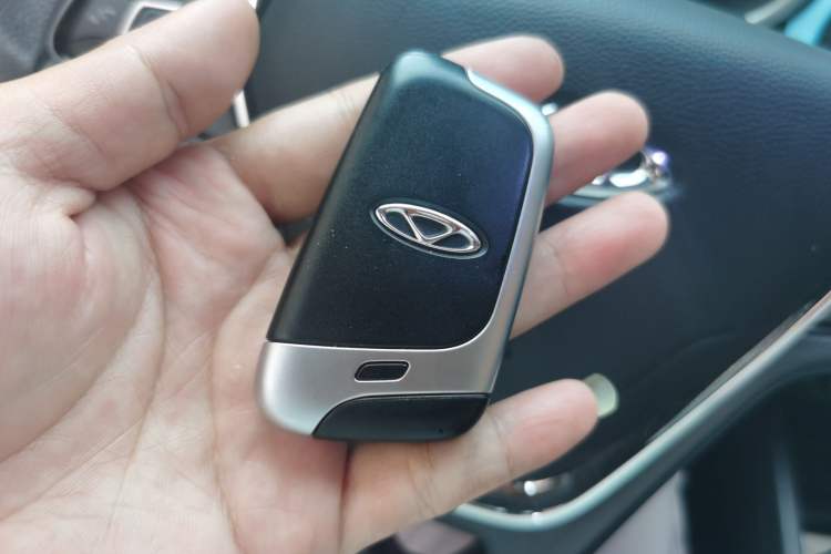 Used Chery QQ Little Ant 2021 150 000 Yuan Ant Fan Edition Ant Cool Version Lithium Iron Phosphate Vehicle Key