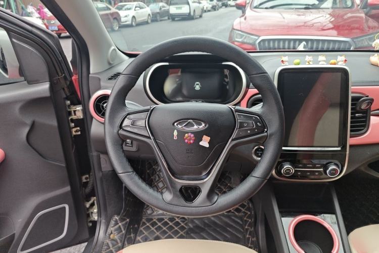 Used Chery QQ Little Ant 2021 200 000-Yuan Ant Fan Edition Talent Version NMC Battery 301 km Steering Wheel