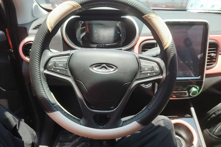 Used Chery QQ Little Ant 2021 150 000 Yuan "Ant Fan" Edition New Ant Cool Version Lithium-Ion Battery Steering Wheel