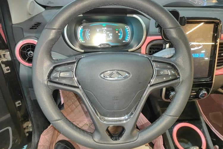 Used Chery QQ Little Ant 2021 200 000 Yuan Ant Fan Edition Energized Version NMC Lithium Battery 408 km Steering Wheel
