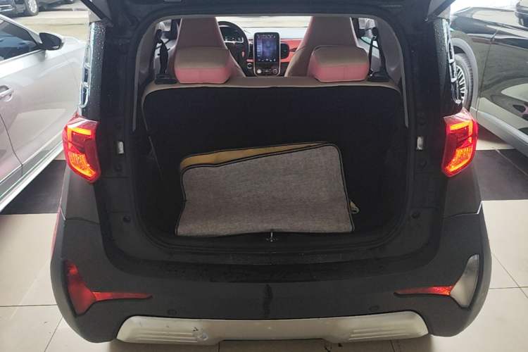 Used Chery QQ Little Ant 2021 200 000-Yuan Ant Fan Edition Talent Version NMC Battery 301 km Trunk