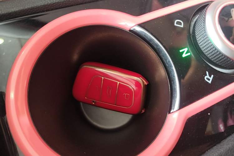 Used Chery QQ Little Ant 2021 200 000-Yuan Ant Fan Edition Talent Version NMC Battery 301 km Vehicle Key