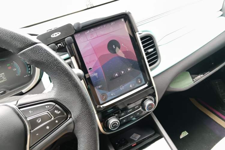 Used Chery QQ Little Ant 2021 200 000 Yuan "Ant Fan" Edition Energized Version NMC Lithium Battery 301 km Audio And AC Panel