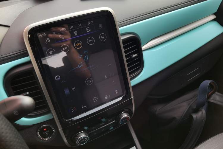 Used Chery QQ Little Ant 2021 150 000 Yuan "Ant Fan" Edition Ant Cool Version with Ternary Lithium Audio And AC Panel
