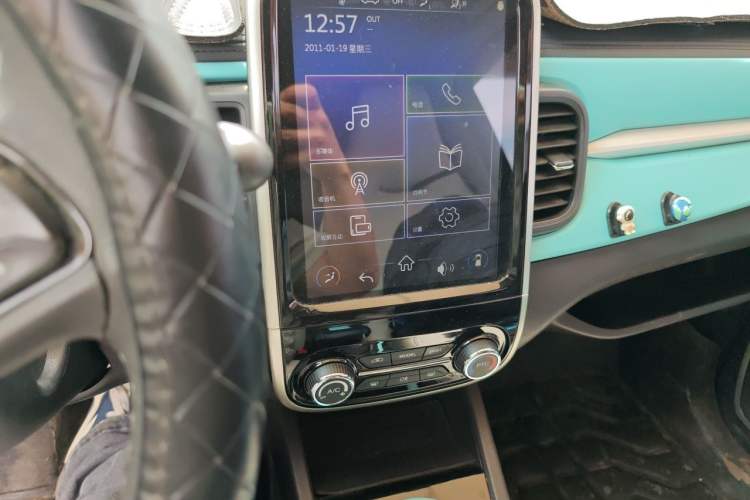 Used Chery QQ Little Ant 2021 150 000 Yuan "Ant Fan" Edition New Ant Cool Version Lithium-Ion Battery Audio And AC Panel