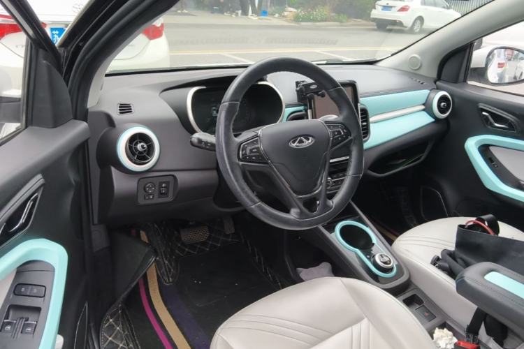 Used Chery QQ Little Ant 2021 200 000 Yuan "Ant Fan" Edition Energized Version NMC Lithium Battery 301 km Center Console