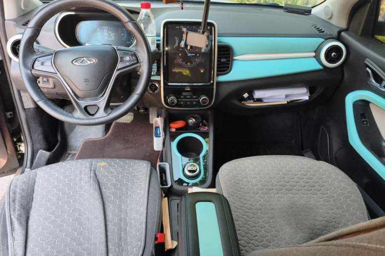 Used Chery QQ Little Ant 2021 150 000 Yuan Ant Fan Edition Ant Stylish Version Lithium-Ion Battery Center Console