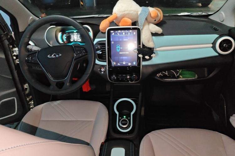 Used Chery QQ Little Ant 2021 200 000-Yuan Ant Fan Edition Talent Version NMC Battery 301 km Center Console