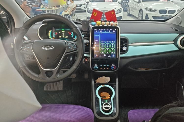 Used Chery QQ Little Ant 2021 150 000 Yuan Ant Fan Edition Ant Trend Version Lithium Iron Phosphate Center Console