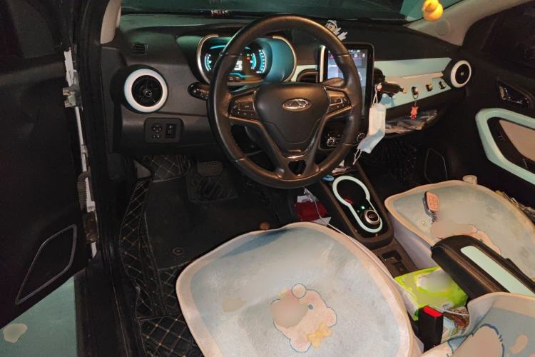 Used Chery QQ Little Ant 2021 150 000 Yuan Ant Fan Edition New Ant Cool Version Lithium Iron Phosphate Center Console