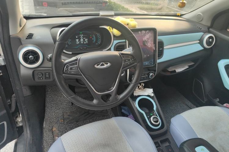 Used Chery QQ Little Ant 2021 200 000-Yuan Ant Fan Edition Talent Version NMC Battery 301 km Center Console