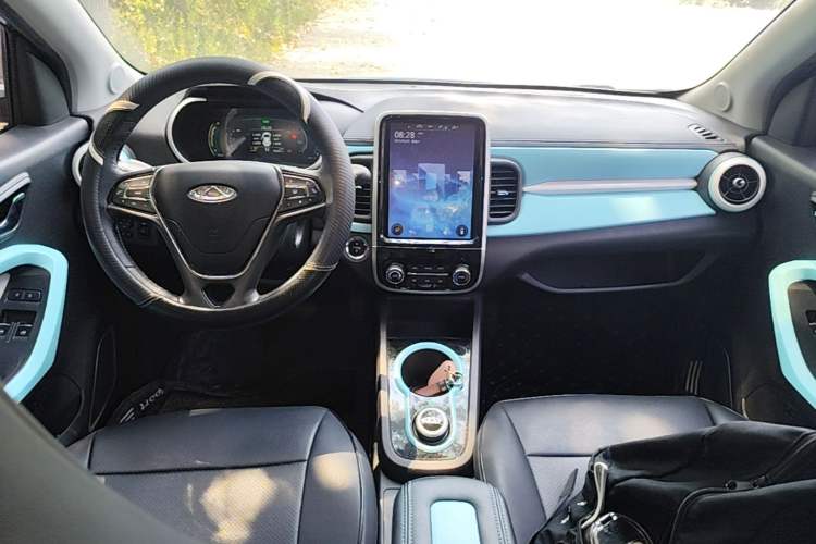 Used Chery QQ Little Ant 2021 150 000 Yuan "Ant Fan" Edition New Ant Cool Version Lithium-Ion Battery Center Console