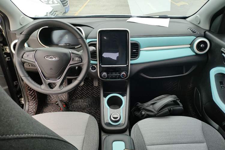 Used Chery QQ Little Ant 2021 150 000 Yuan Ant Fan Edition Ant Stylish Version Lithium-Ion Battery Center Console