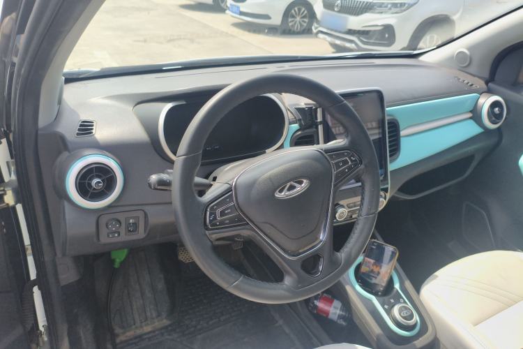 Used Chery QQ Little Ant 2021 150 000 Yuan Ant Fan Edition Ant Trend Version Lithium-Ion Battery Center Console