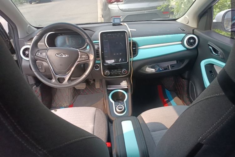 Used Chery QQ Little Ant 2021 200 000-Yuan Ant Fan Edition Talent Version NMC Battery 301 km Center Console