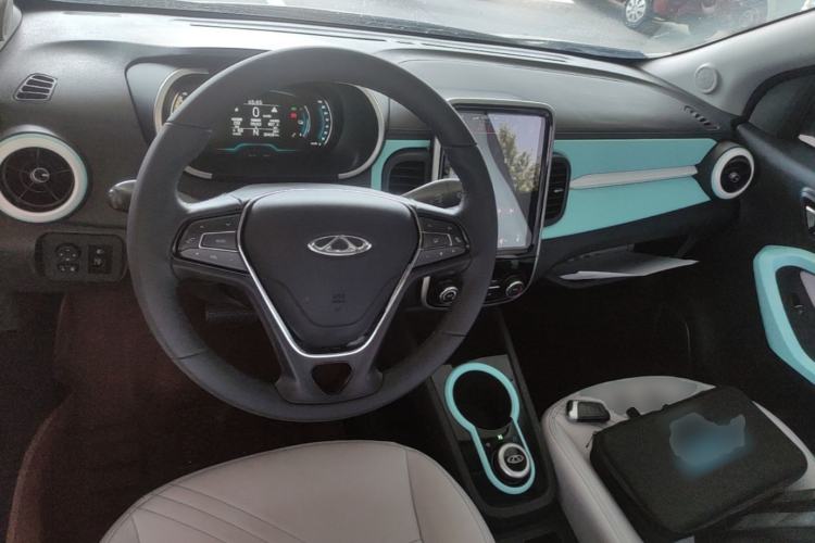 Used Chery QQ Little Ant 2021 200 000 Yuan Ant Fan Edition Energized Version NMC Lithium Battery 408 km Center Console