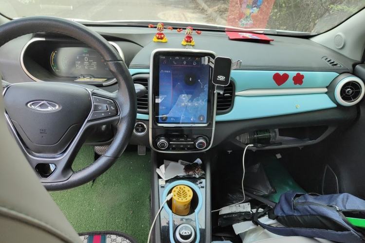 Used Chery QQ Little Ant 2021 200 000-Yuan Ant Fan Edition Talent Version NMC Battery 301 km Center Console