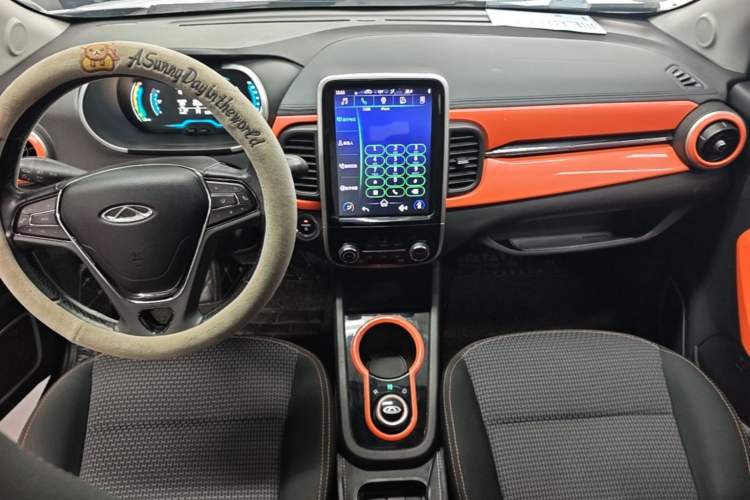 Used Chery QQ Little Ant 2021 200 000-Yuan Ant Fan Edition Energized Version Lithium Iron Phosphate 301 km Center Console