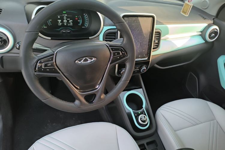 Used Chery QQ Little Ant 2021 200 000-Yuan Ant Fan Edition Talent Version NMC Battery 301 km Center Console
