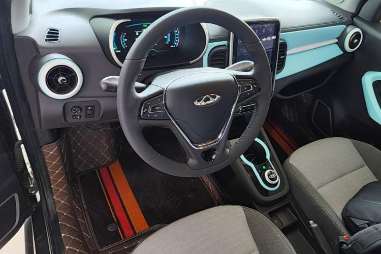 Used Chery QQ Little Ant 2021 150 000 Yuan "Ant Fan" Edition Ant Cool Version with Ternary Lithium Center Console