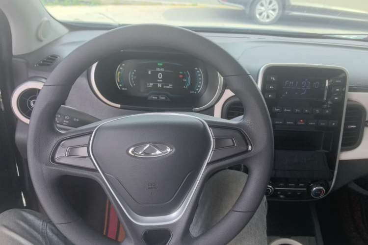 Used Chery QQ Little Ant 2021 150 000 Yuan Ant Fan Edition Ant Cool Version Lithium Iron Phosphate Center Console