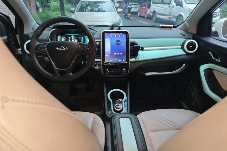 Used Chery QQ Little Ant 2021 200 000-Yuan Ant Fan Edition Talent Version NMC Battery 301 km Center Console