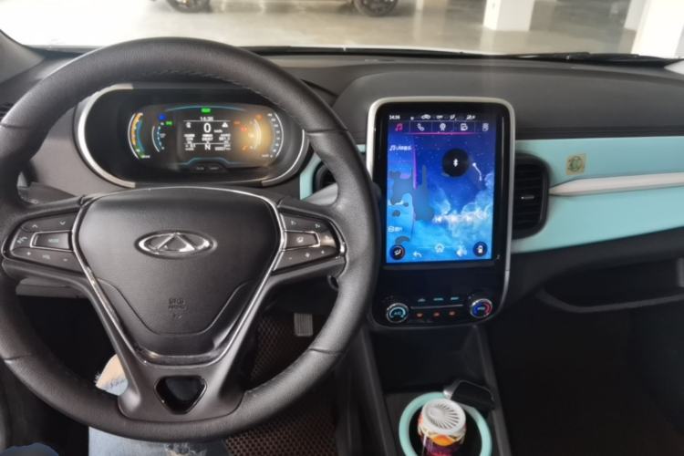 Used Chery QQ Little Ant 2021 150 000 Yuan Ant Fan Edition Ant Trend Version Lithium-Ion Battery Center Console
