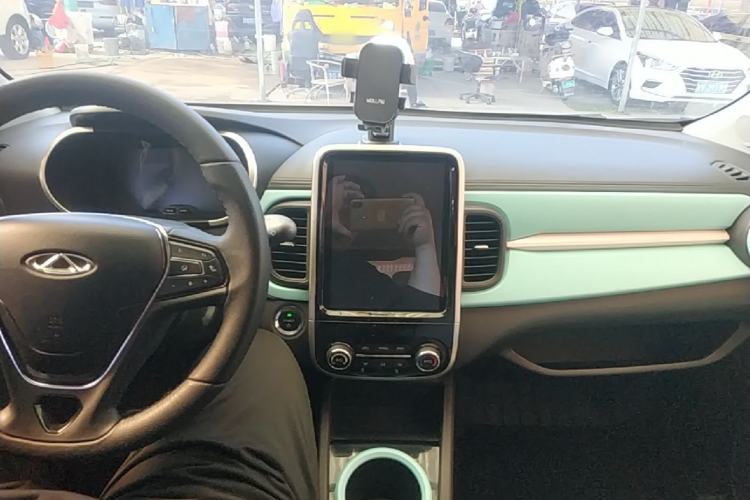 Used Chery QQ Little Ant 2021 150 000 Yuan Ant Fan Edition Ant Trend Version Lithium-Ion Battery Center Console