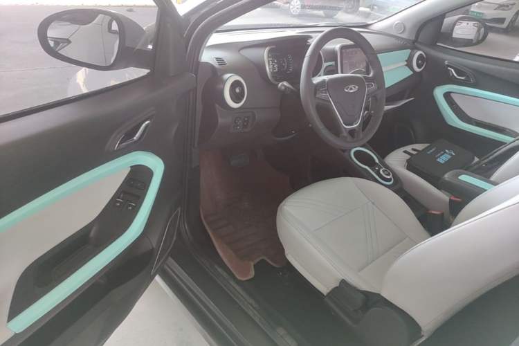 Used Chery QQ Little Ant 2021 200 000 Yuan Ant Fan Edition Energized Version NMC Lithium Battery 408 km Driver Seat