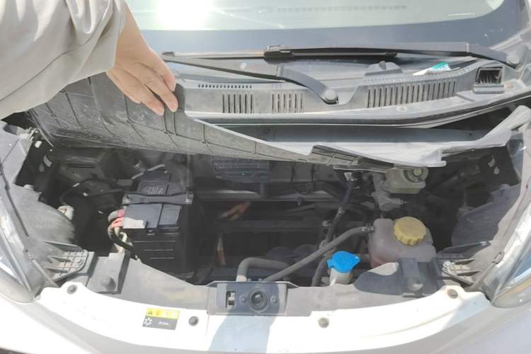 Used Chery QQ Little Ant 2021 150 000 Yuan Ant Fan Edition Ant Trend Version Lithium-Ion Battery Engine Bay