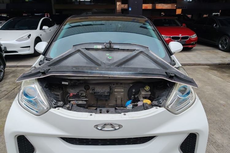 Used Chery QQ Little Ant 2021 200 000-Yuan Ant Fan Edition Talent Version NMC Battery 301 km Engine Bay