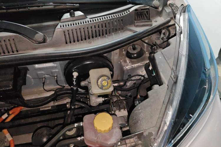 Used Chery QQ Little Ant 2021 200 000-Yuan Ant Fan Edition Talent Version NMC Battery 301 km Engine Bay Left