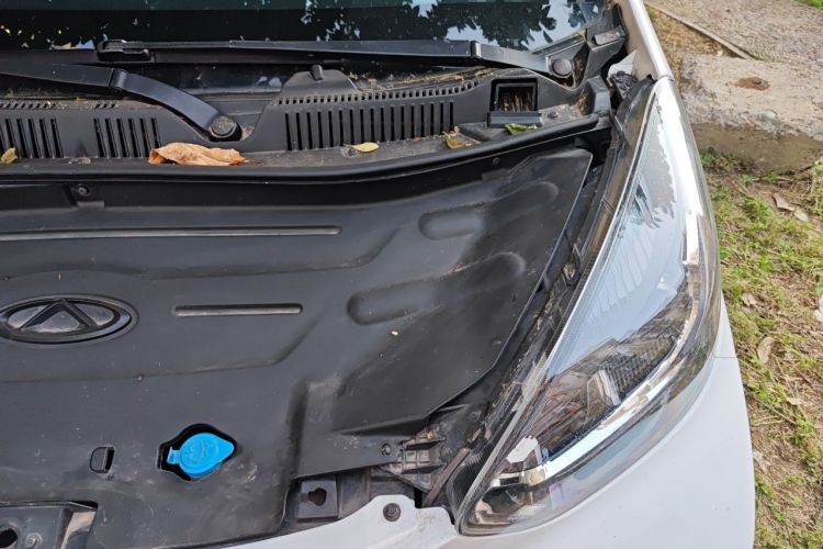 Used Chery QQ Little Ant 2021 150 000 Yuan "Ant Fan" Edition New Ant Cool Version Lithium-Ion Battery Engine Bay Left