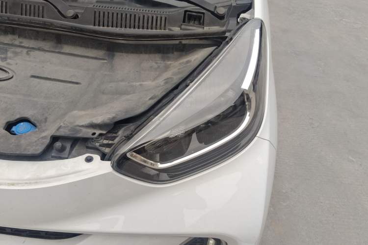 Used Chery QQ Little Ant 2021 150 000 Yuan "Ant Fan" Edition New Ant Xuan Version Lithium-NMC Battery Engine Bay Left