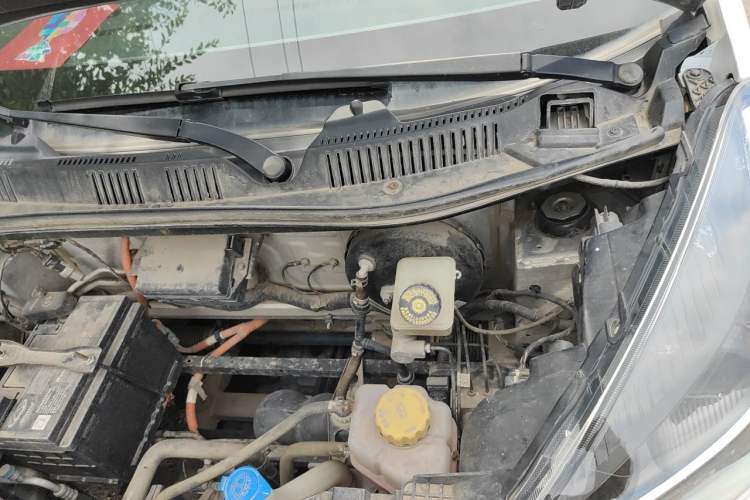 Used Chery QQ Little Ant 2021 200 000-Yuan Ant Fan Edition Talent Version NMC Battery 301 km Engine Bay Left