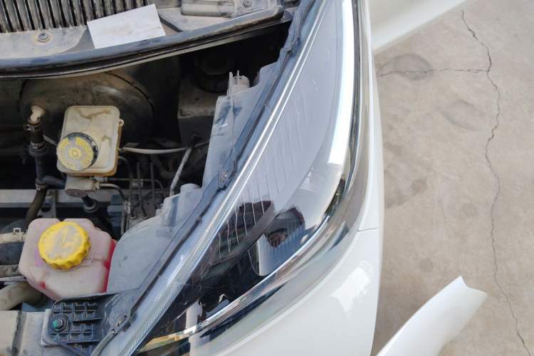 Used Chery QQ Little Ant 2021 150 000 Yuan "Ant Fan" Edition New Ant Xuan Version Lithium-NMC Battery Engine Bay Left