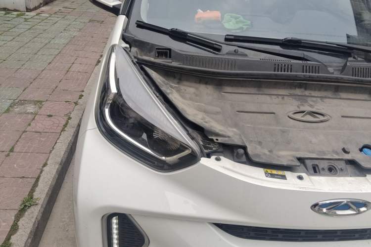 Used Chery QQ Little Ant 2021 150 000 Yuan "Ant Fan" Edition New Ant Xuan Version Lithium-NMC Battery Engine Bay Right