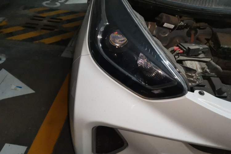 Used Chery QQ Little Ant 2021 200 000-Yuan Ant Fan Edition Talent Version NMC Battery 301 km Exterior 3