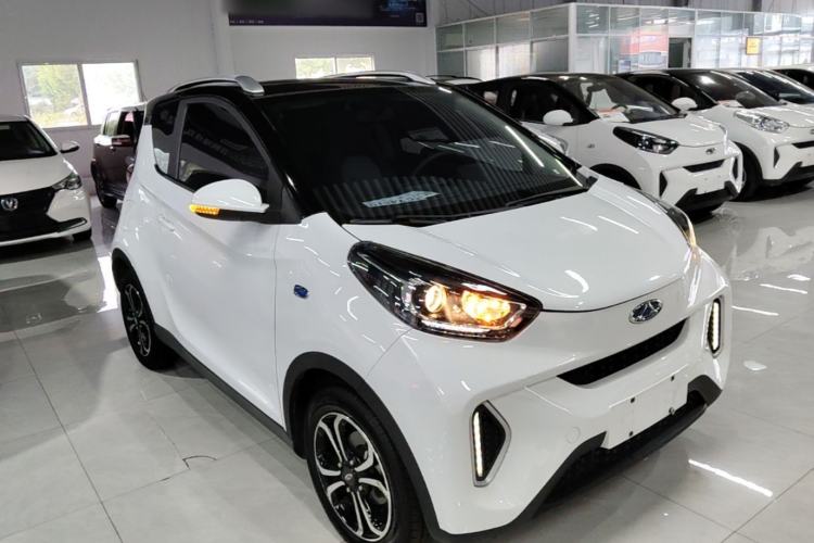 Used Chery QQ Little Ant 2021 150 000 Yuan Ant Fan Edition Ant Stylish Version Lithium Iron Phosphate Front Right 45 Deg