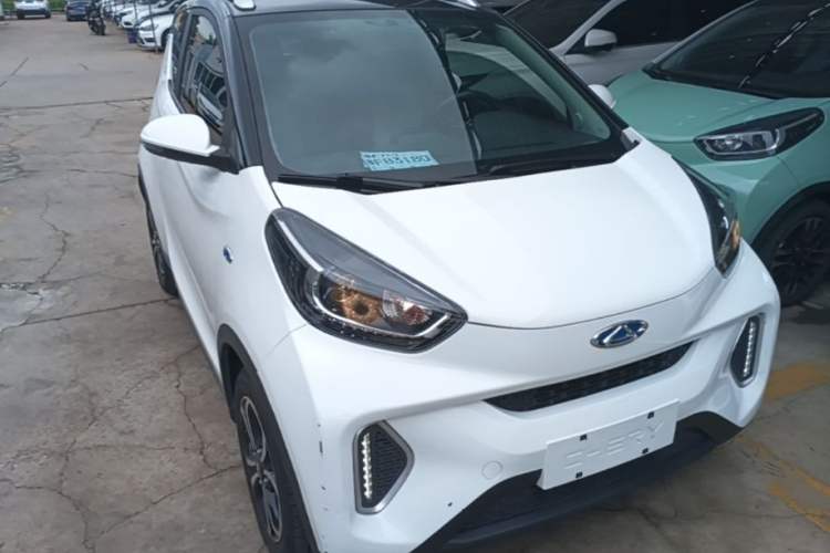 Used Chery QQ Little Ant 2021 150 000 Yuan "Ant Fan" Edition New Ant Xuan Version Lithium-NMC Battery Front Right 45 Deg