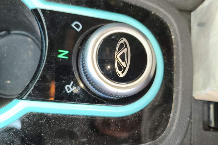 Used Chery QQ Little Ant 2021 150 000 Yuan Ant Fan Edition Ant Stylish Version Lithium-Ion Battery Gear Lever