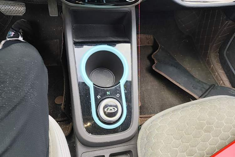Used Chery QQ Little Ant 2021 200 000-Yuan Ant Fan Edition Talent Version NMC Battery 301 km Gear Lever